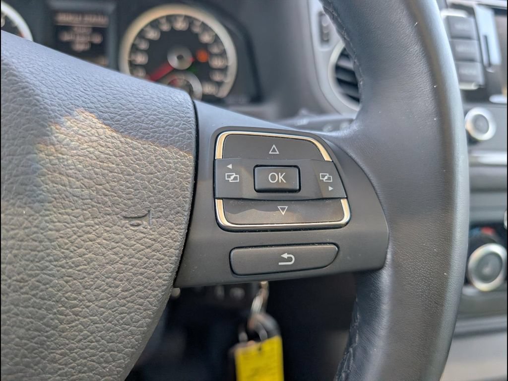 Used 2012 Volkswagen Tiguan LE FWD image 14