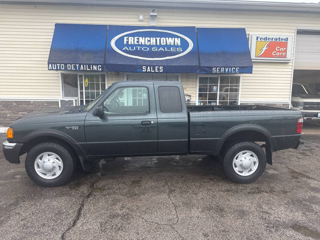 Used 2004 Ford Ranger XLT AWD/4WD image 2