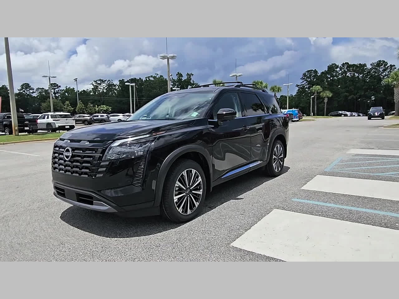 New 2026 Nissan Pathfinder Platinum FWD image 21