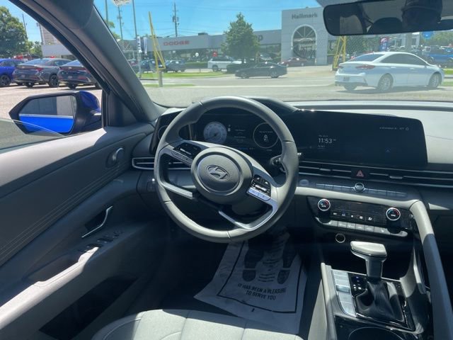 Used 2024 Hyundai Elantra SEL w/ Convenience Package FWD image 15