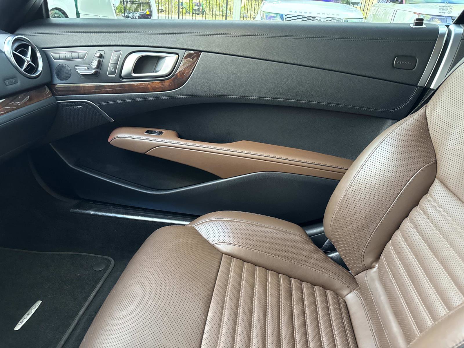 Used 2016 Mercedes-Benz SL 550 image 16