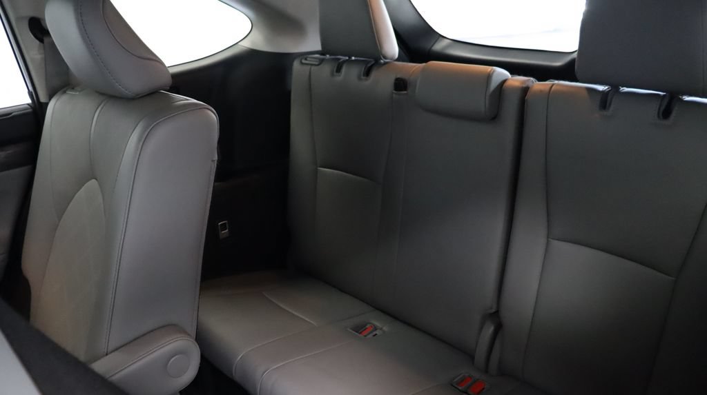 Used 2021 Toyota Highlander Platinum AWD/4WD image 33