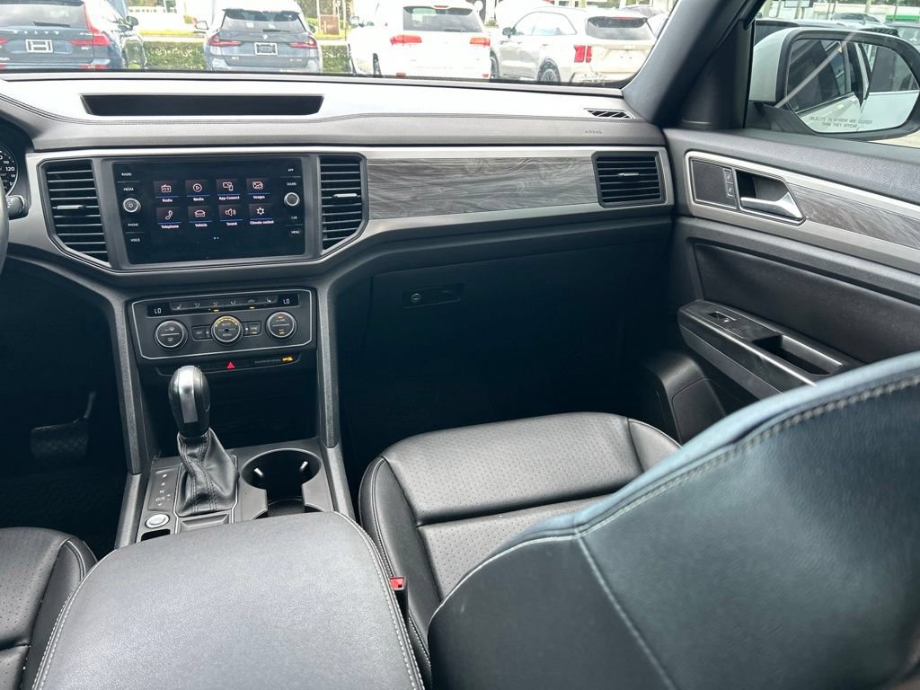 Used 2020 Volkswagen Atlas Cross Sport SE FWD image 11