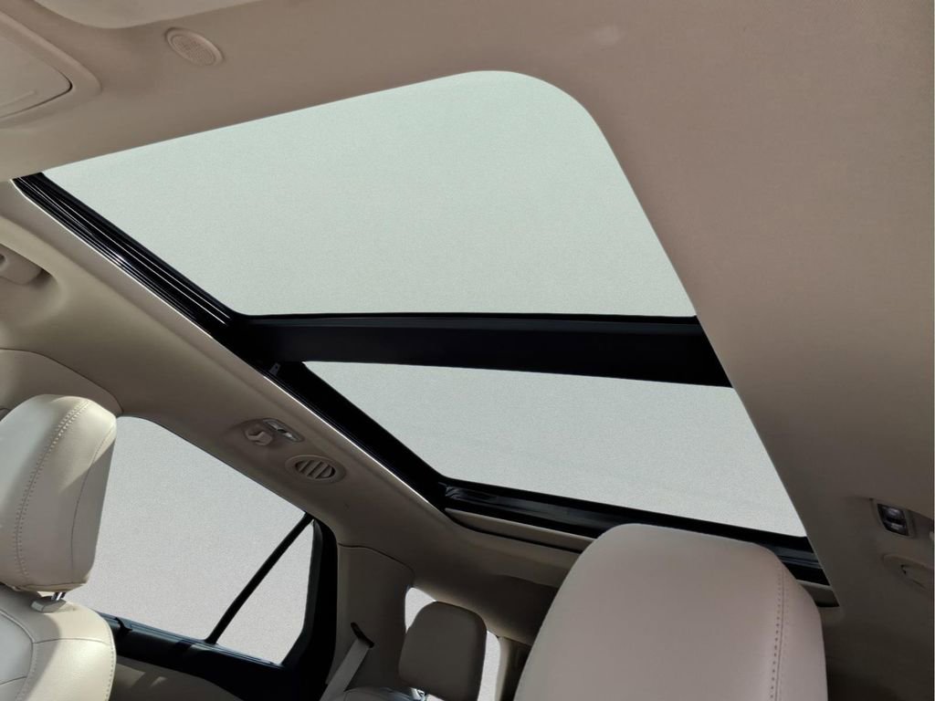 Used 2022 Ford Explorer Limited w/ Limited Technology Package image 26