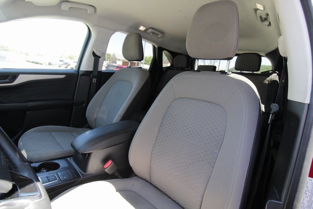 Used 2022 Ford Escape SE w/ SE Sport Appearance Package image 5