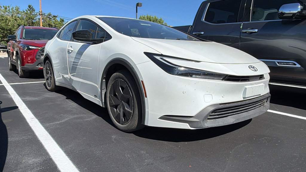 Used 2023 Toyota Prius LE
