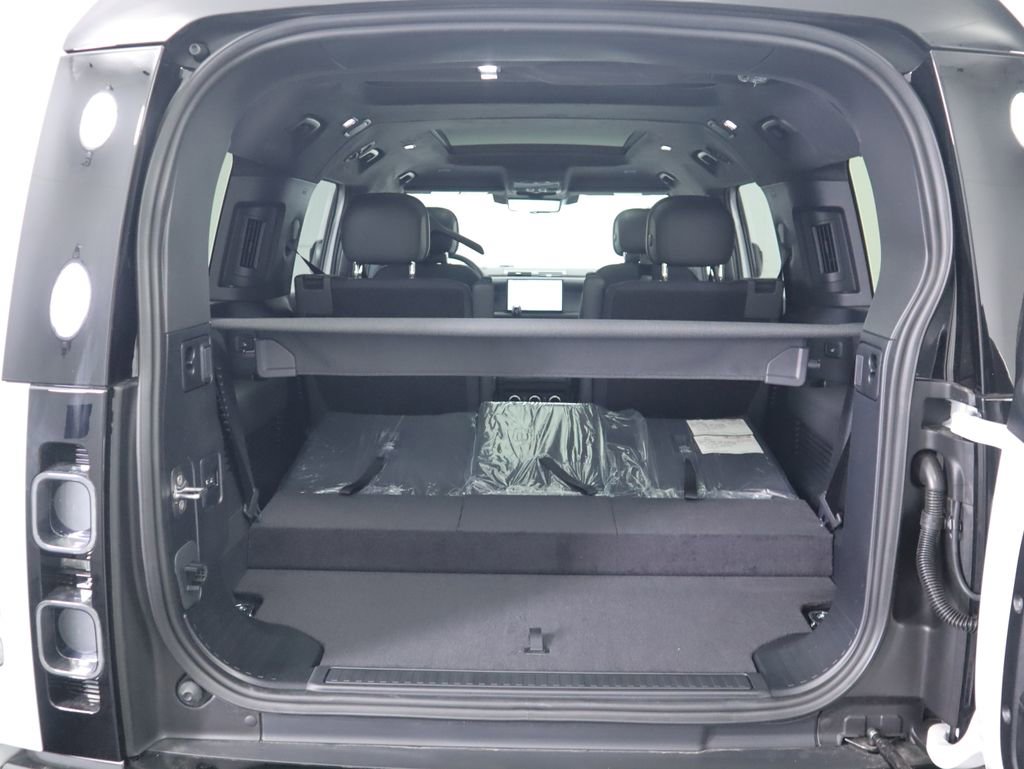New 2025 Land Rover Defender 130 V8 image 29