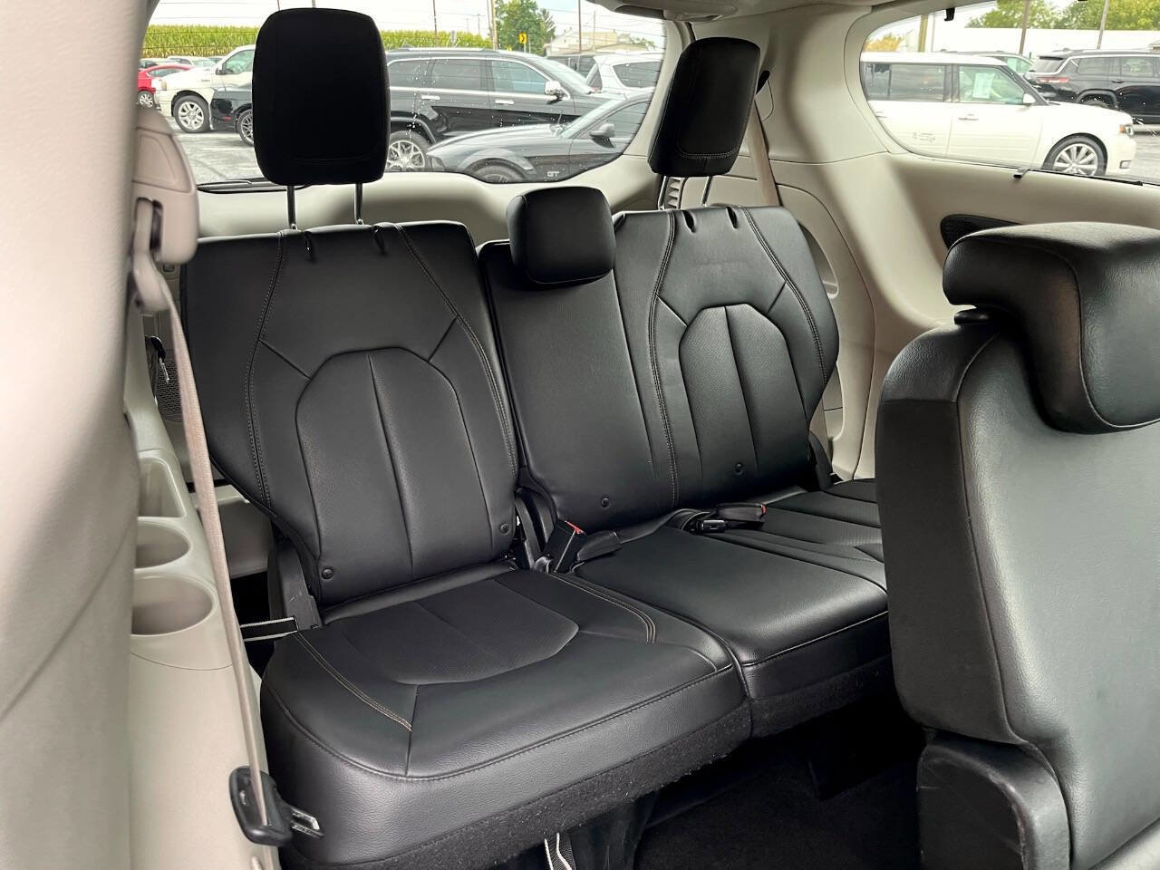 Used 2017 Chrysler Pacifica Touring-L Plus w/ Advanced Safetytec Group image 15