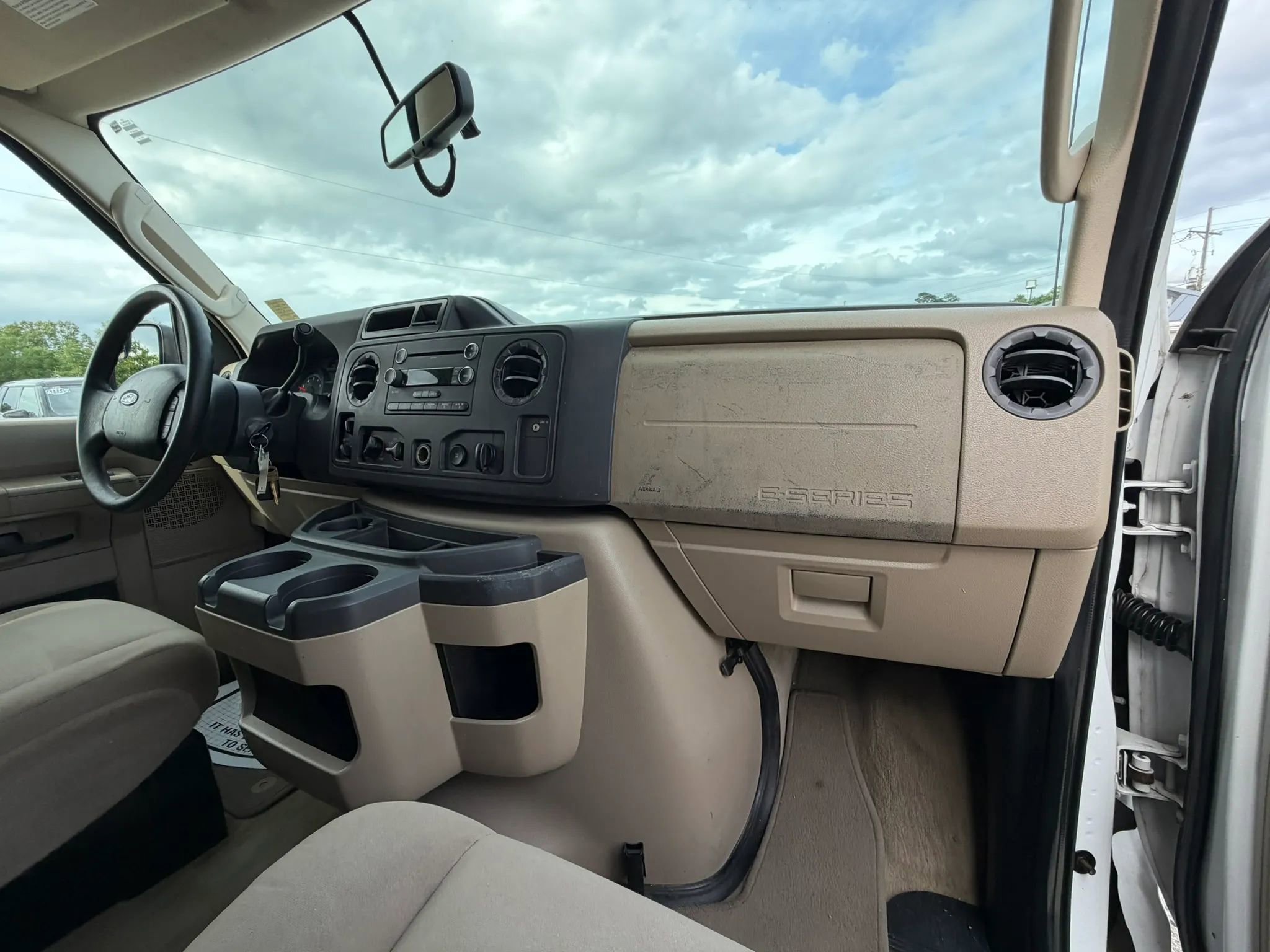 Used 2012 Ford E-350 and Econoline 350 XLT RWD image 23