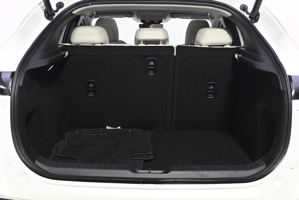 Certified 2025 MAZDA CX-30 AWD 2.5 S w/ Premium Package image 19