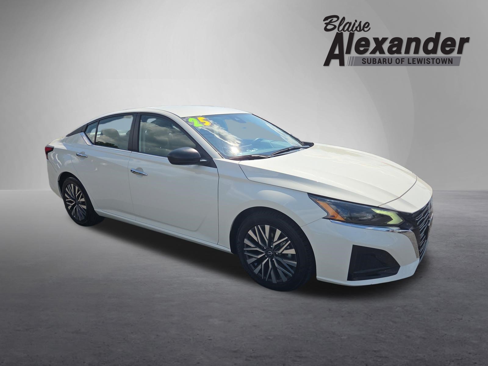 Used 2025 Nissan Altima 2.5 SV FWD image 1