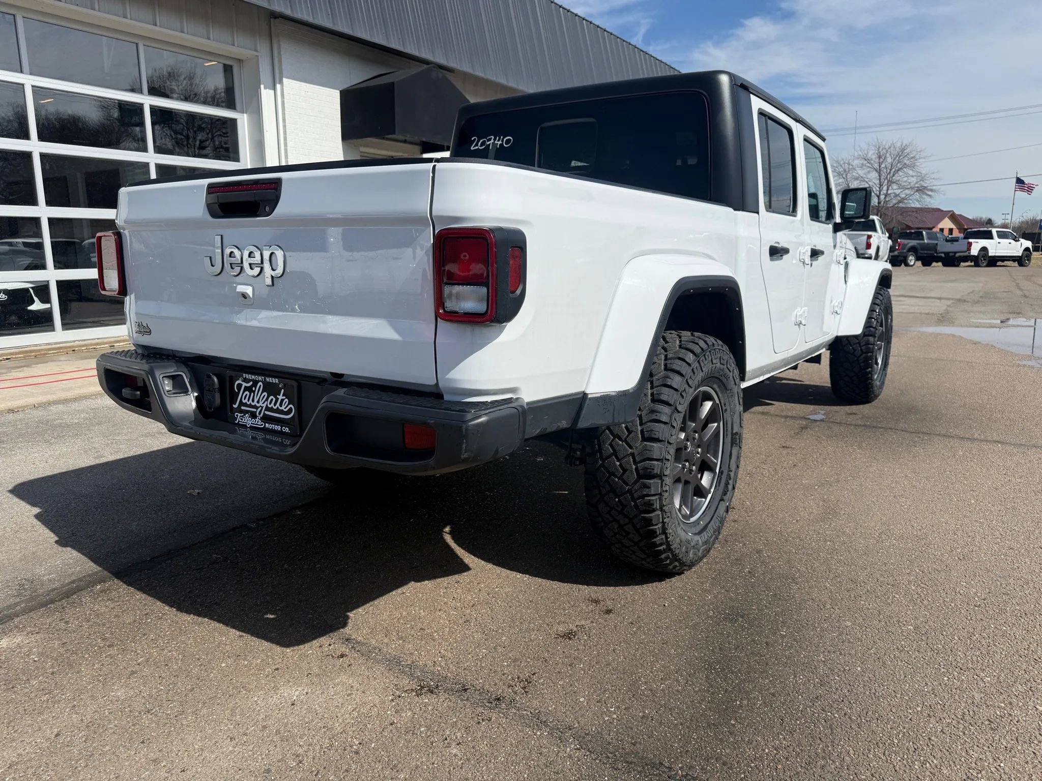 Used 2023 Jeep Gladiator Overland image 7