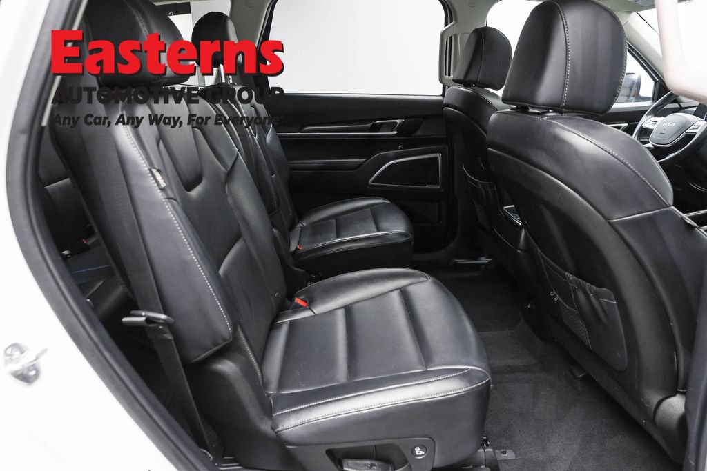 Used 2025 Kia Telluride S FWD image 25