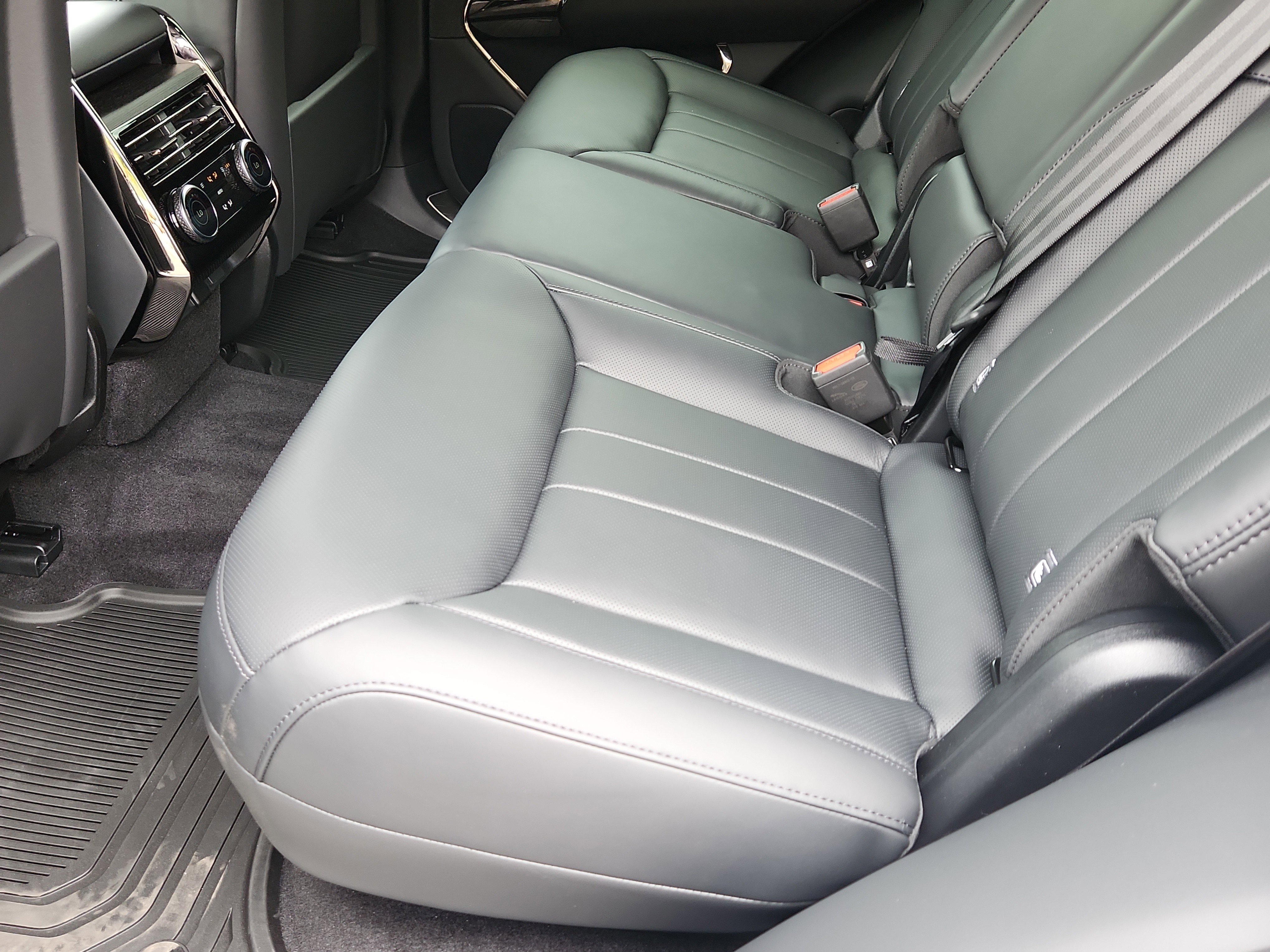 New 2025 Land Rover Range Rover Sport Autobiography image 13