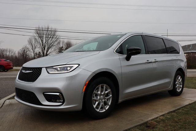 New 2026 Chrysler Pacifica Select FWD image 7
