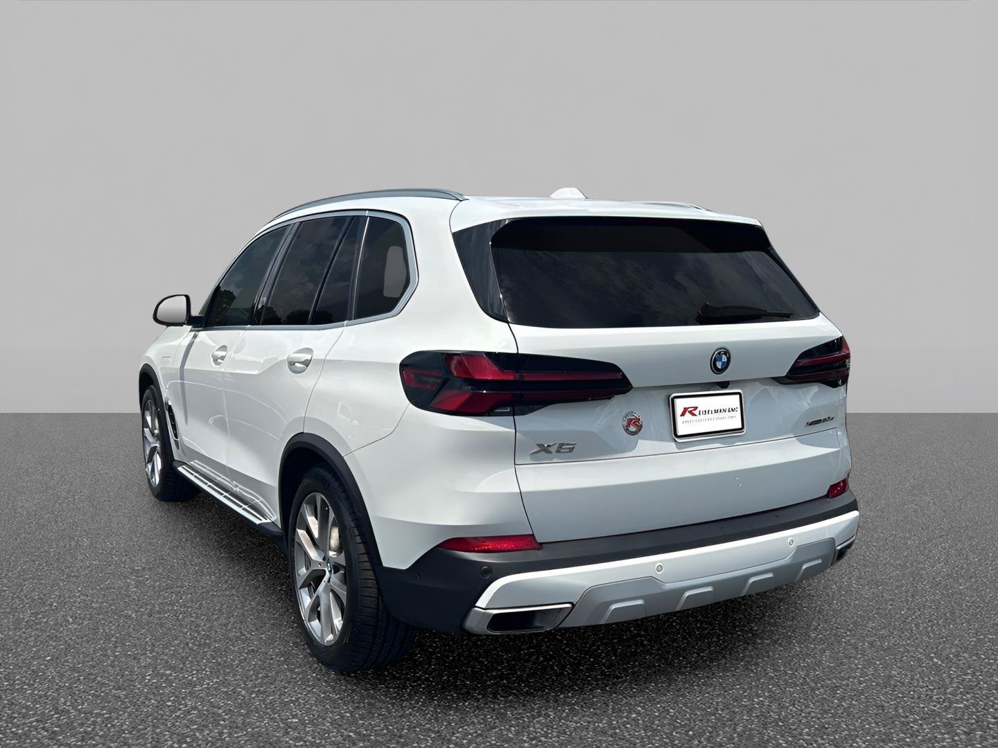Used 2025 BMW X5 xDrive50e AWD/4WD image 5