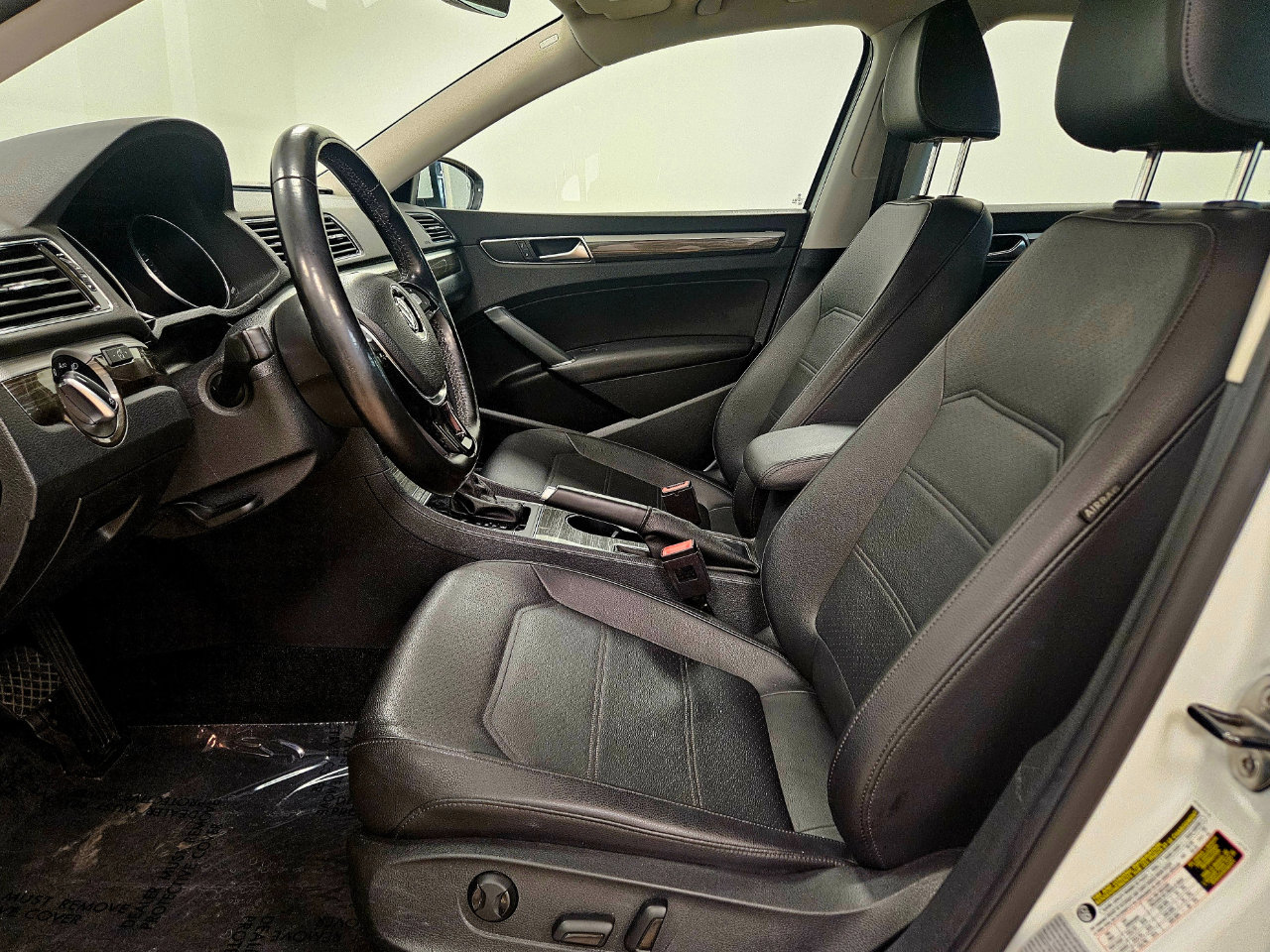 Used 2018 Volkswagen Passat 2.0T SE image 8