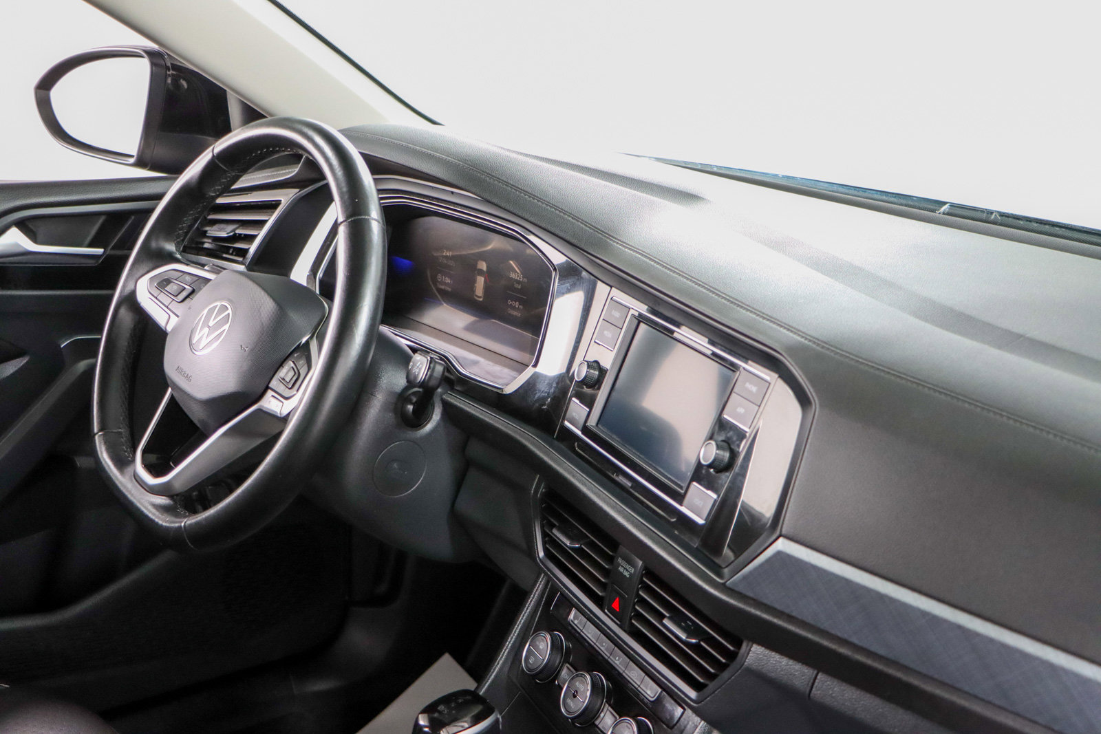 Used 2024 Volkswagen Jetta SE image 26