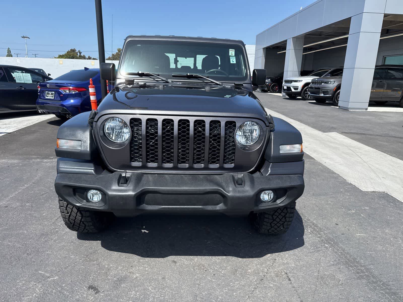 Used 2020 Jeep Gladiator Sport w/ Auxiliary Switch Group AWD/4WD image 6