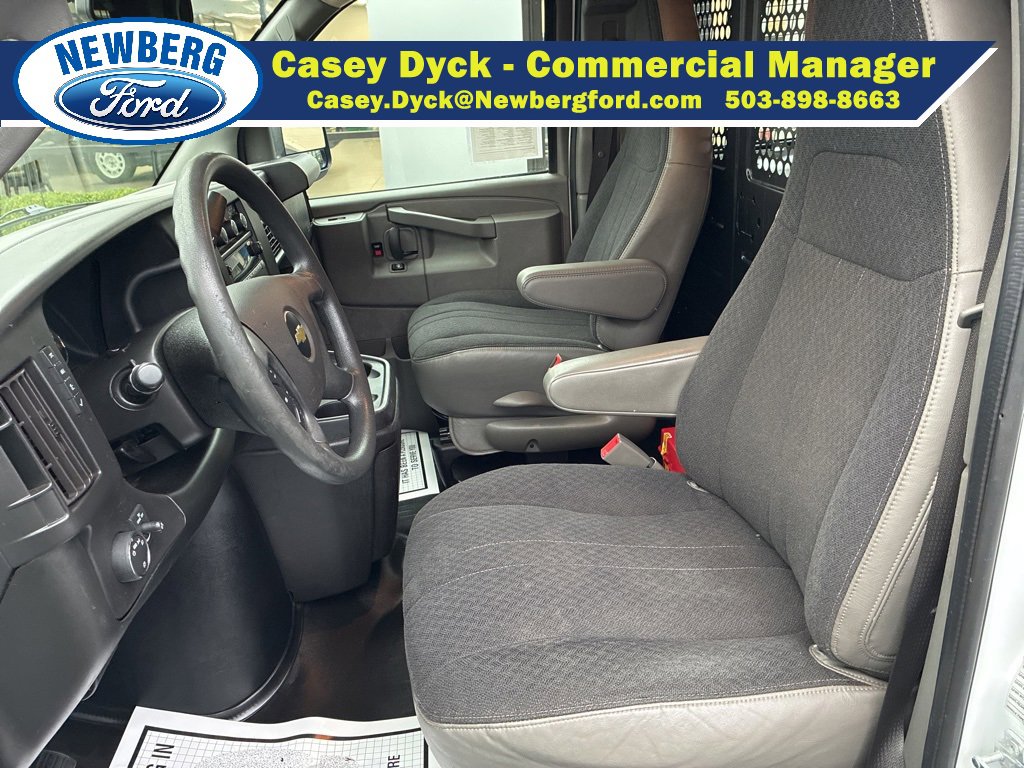 Used 2018 Chevrolet Express 2500 w/ Driver Convenience Package image 26