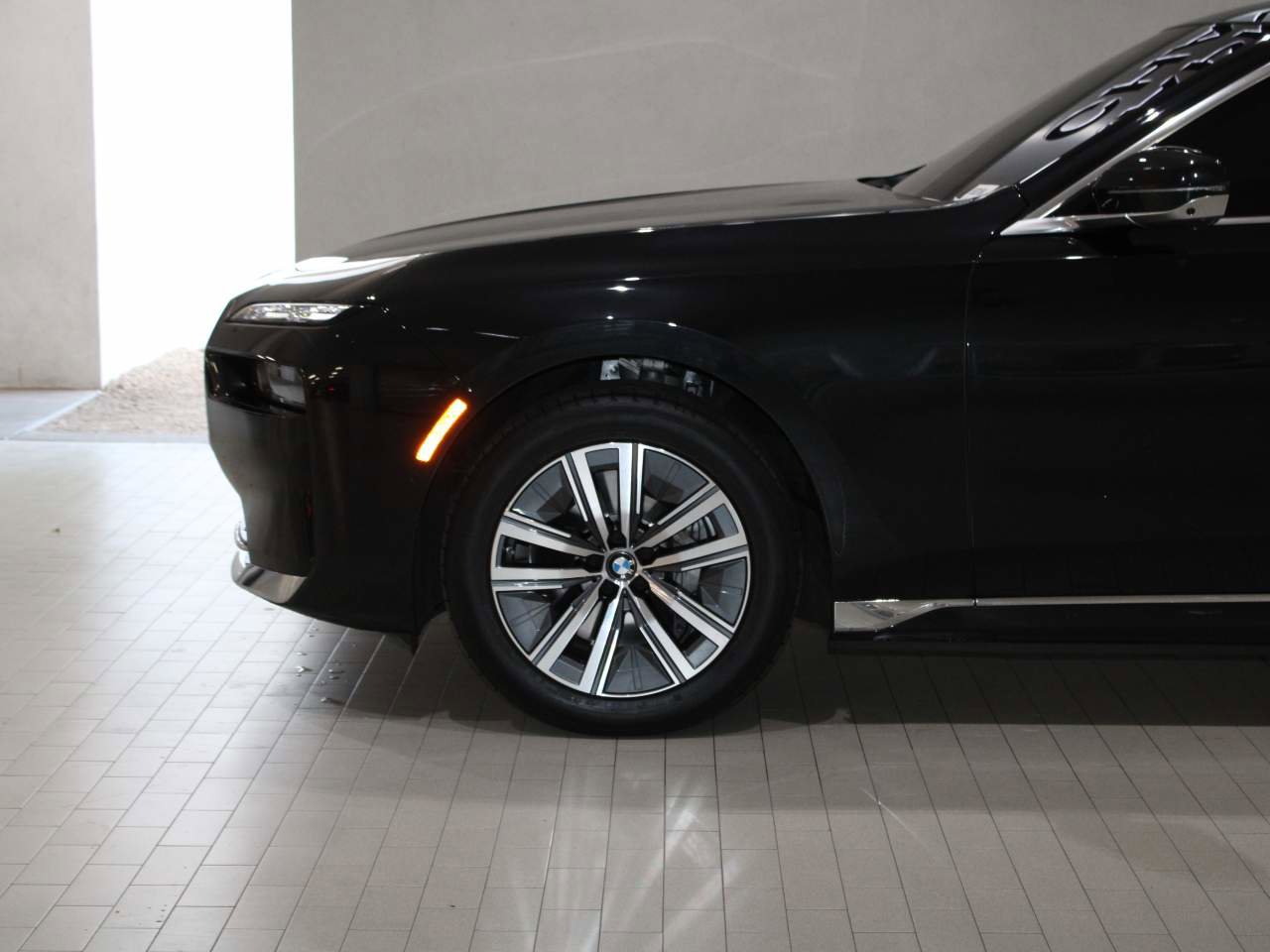 Certified 2024 BMW i7 eDrive50 w/ Executive Package RWD image 4