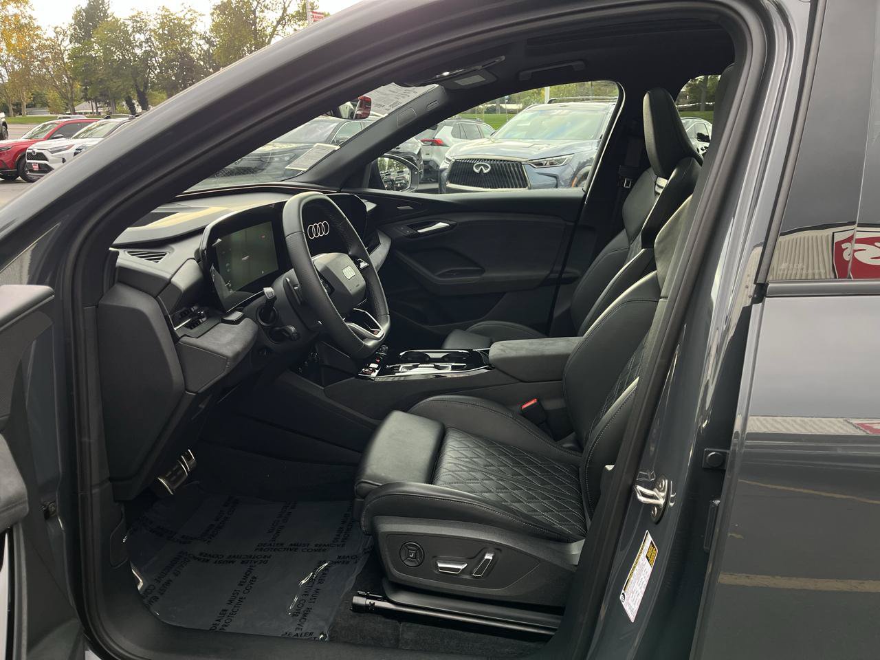 Used 2025 Audi SQ6 e-tron Premium Plus w/ Premium Plus AWD/4WD image 8