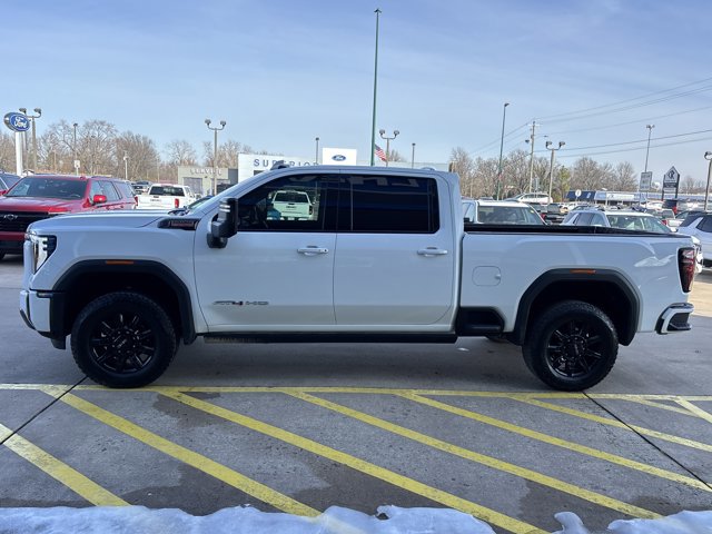Used 2024 GMC Sierra 2500 AT4 w/ AT4 Premium Plus Package AWD/4WD image 10