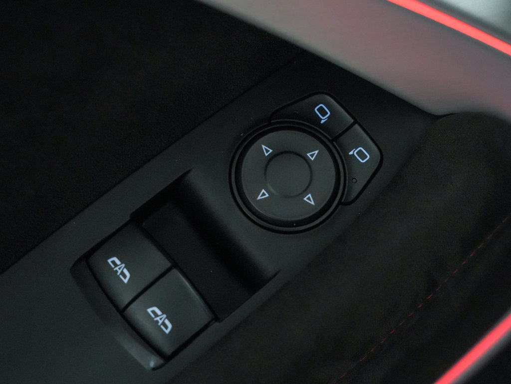 Used 2017 Chevrolet Camaro ZL1 RWD image 31