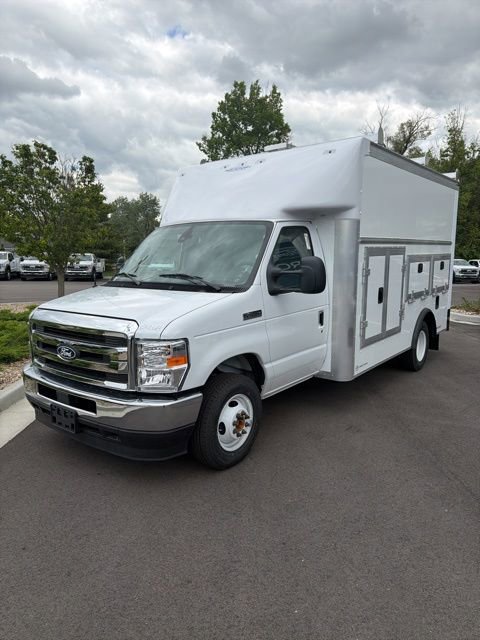 New 2027 Ford E-350 and Econoline 350 Super Duty w/ Power Equipment Group RWD image 7