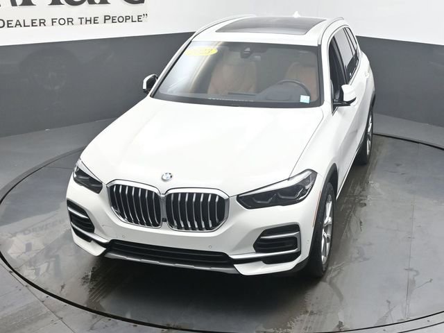 Used 2023 BMW X5 xDrive40i w/ Premium Package AWD/4WD image 45