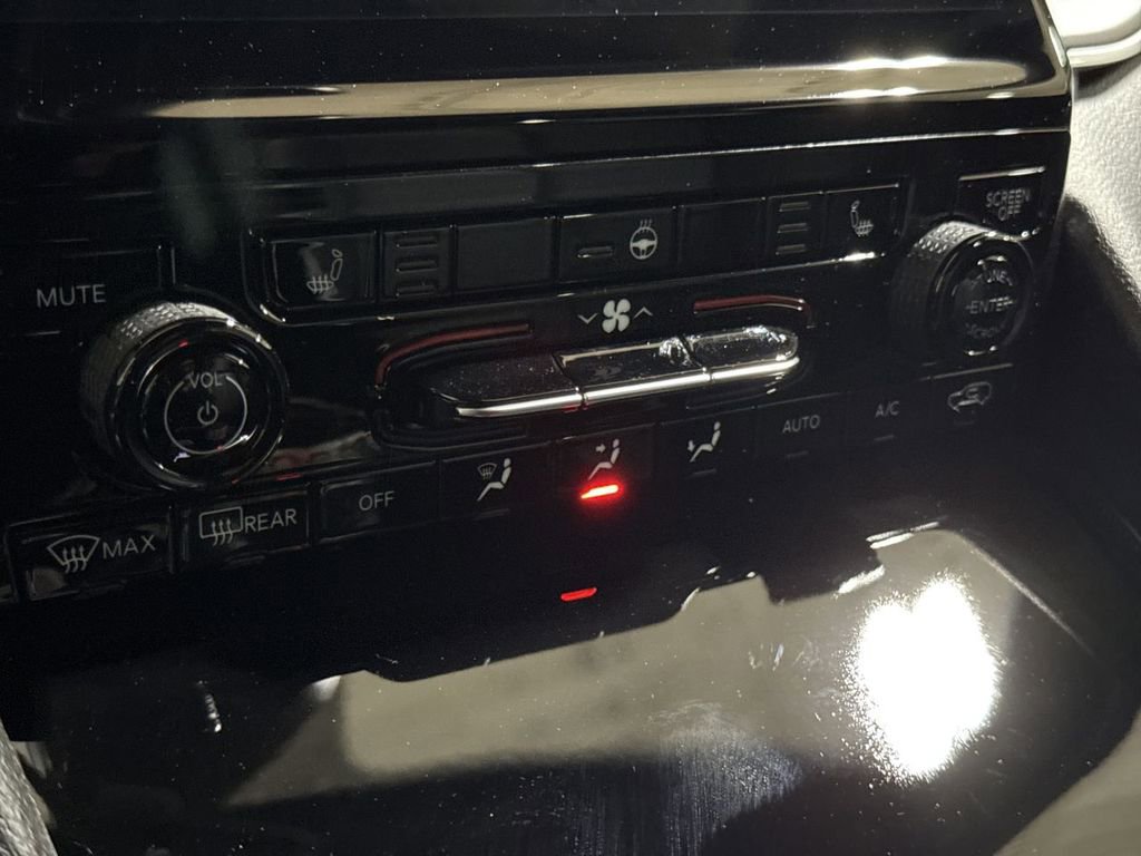 New 2025 Jeep Grand Cherokee Limited image 16