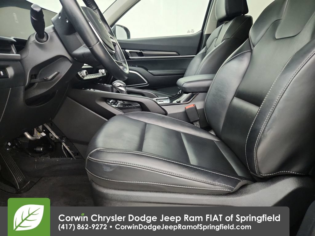 Used 2025 Kia Telluride S AWD/4WD image 19