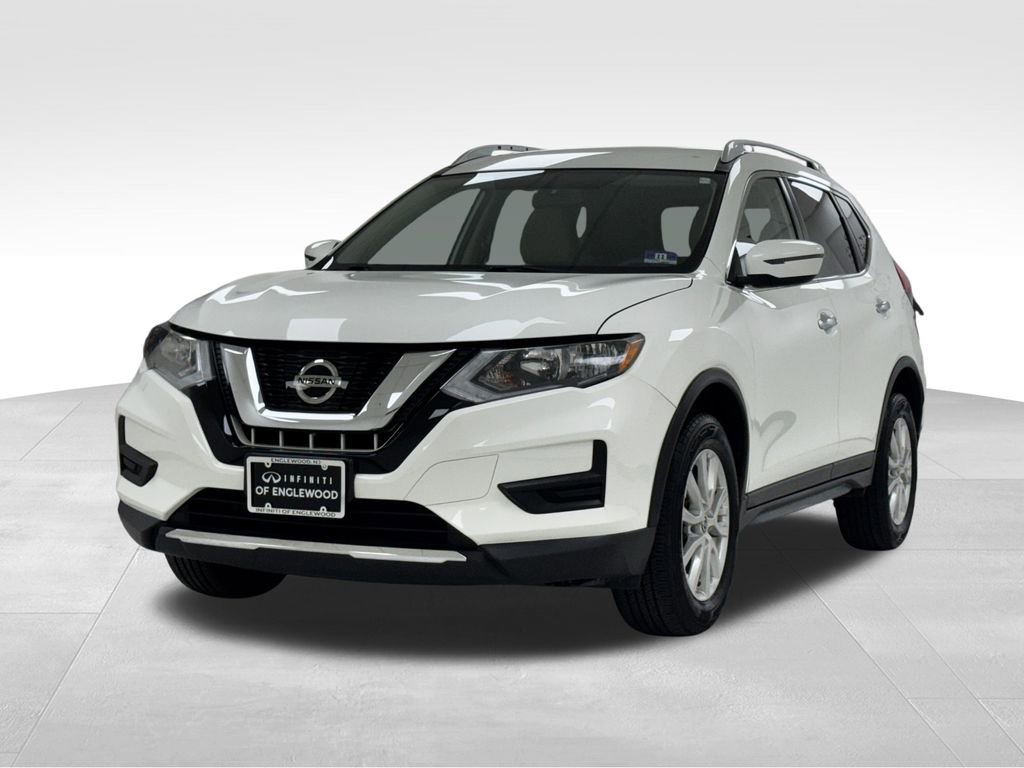 Used 2017 Nissan Rogue SV image 3