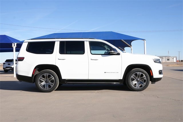 Used 2024 Jeep Wagoneer Series II image 3