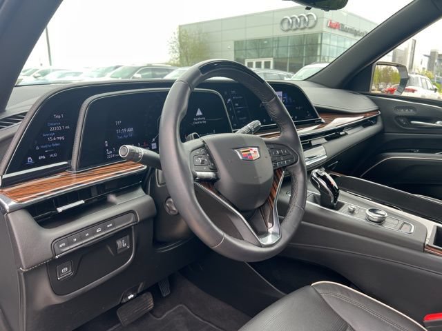 Used 2023 Cadillac Escalade Premium Luxury AWD/4WD image 13