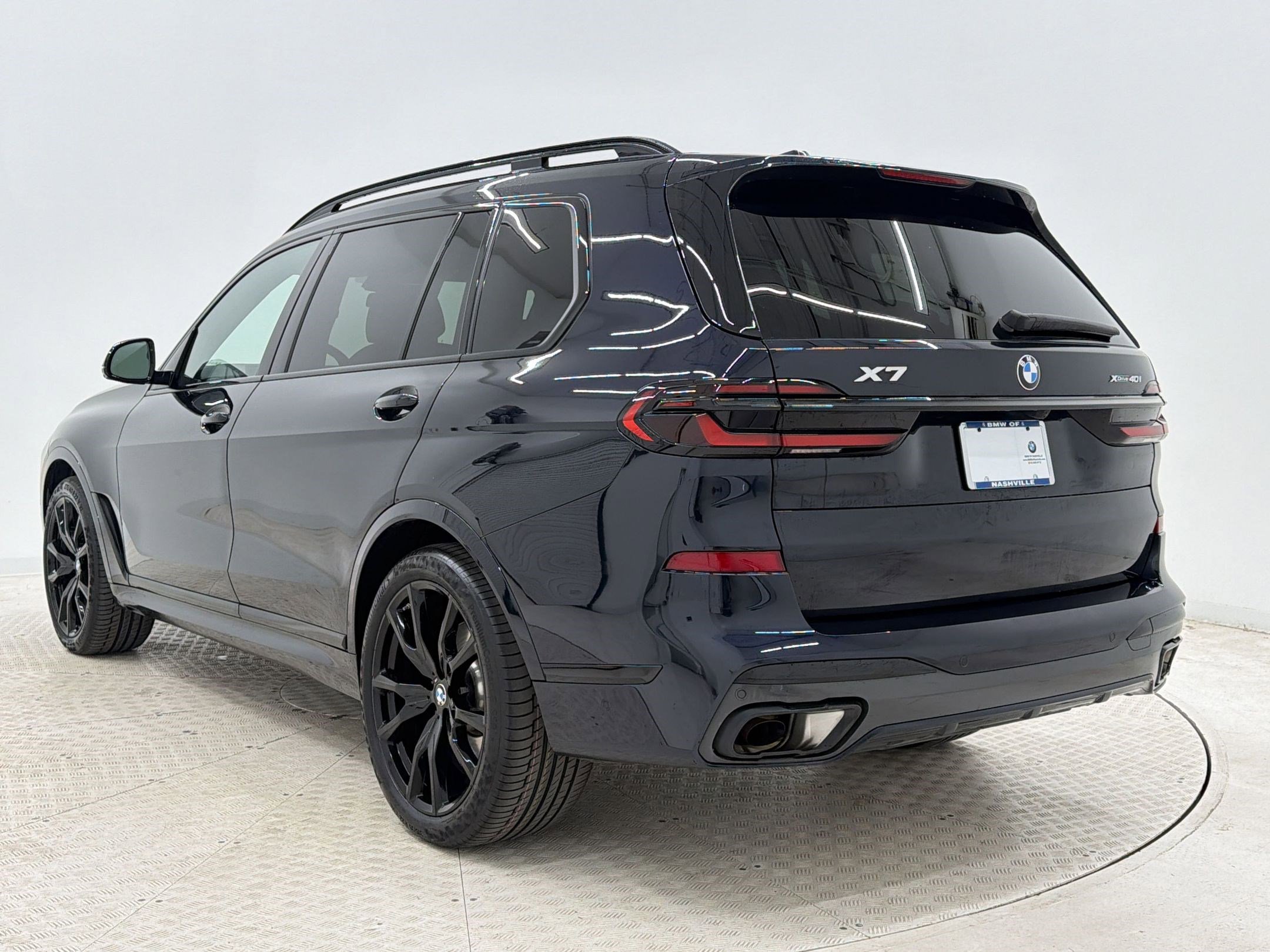 Certified 2025 BMW X7 xDrive40i w/ M Sport Package AWD/4WD image 3