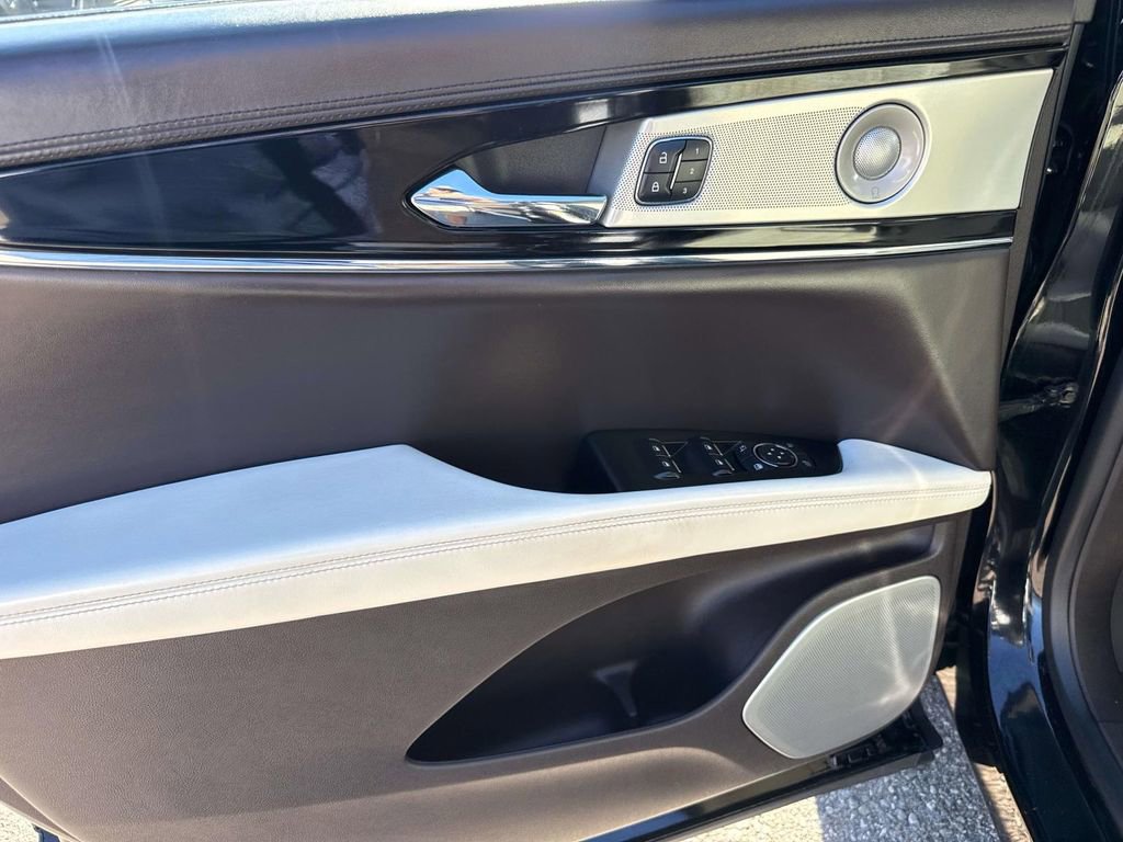 Used 2022 Lincoln Nautilus Black Label w/ Class II Trailer Tow Package image 21