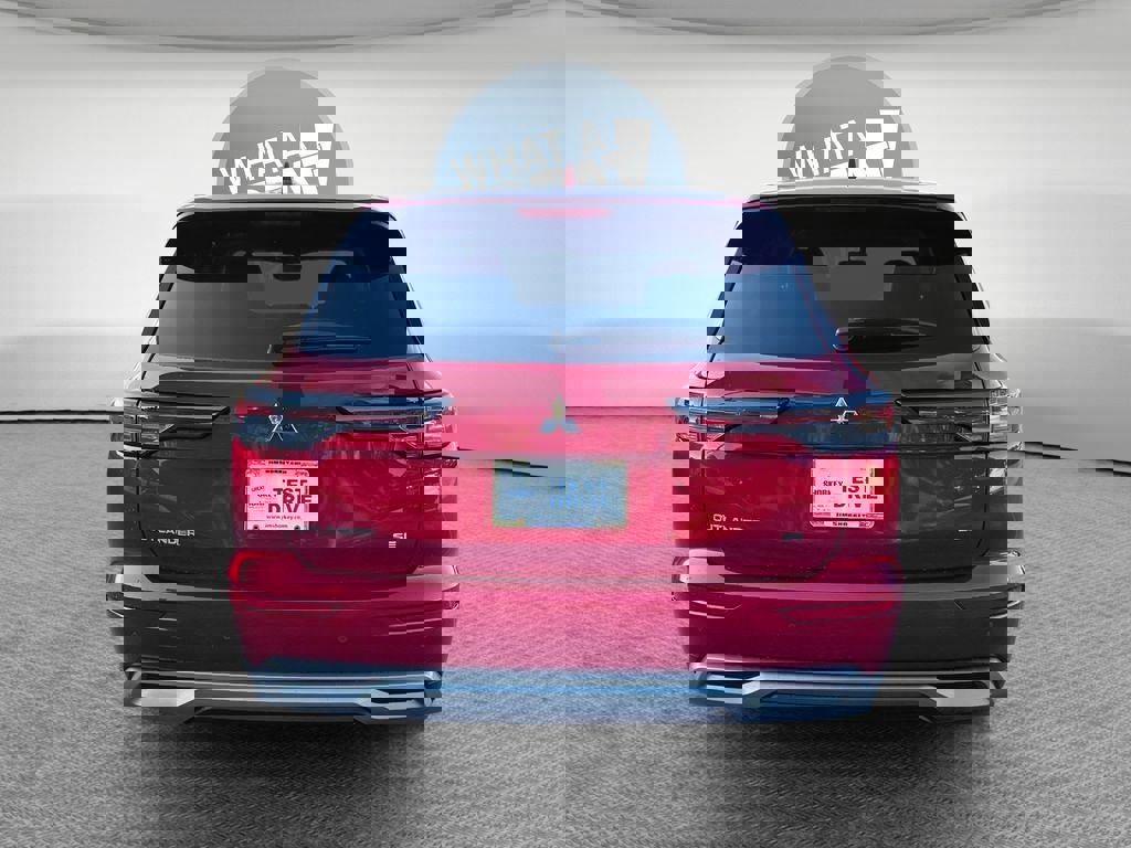 New 2025 Mitsubishi Outlander SE image 7