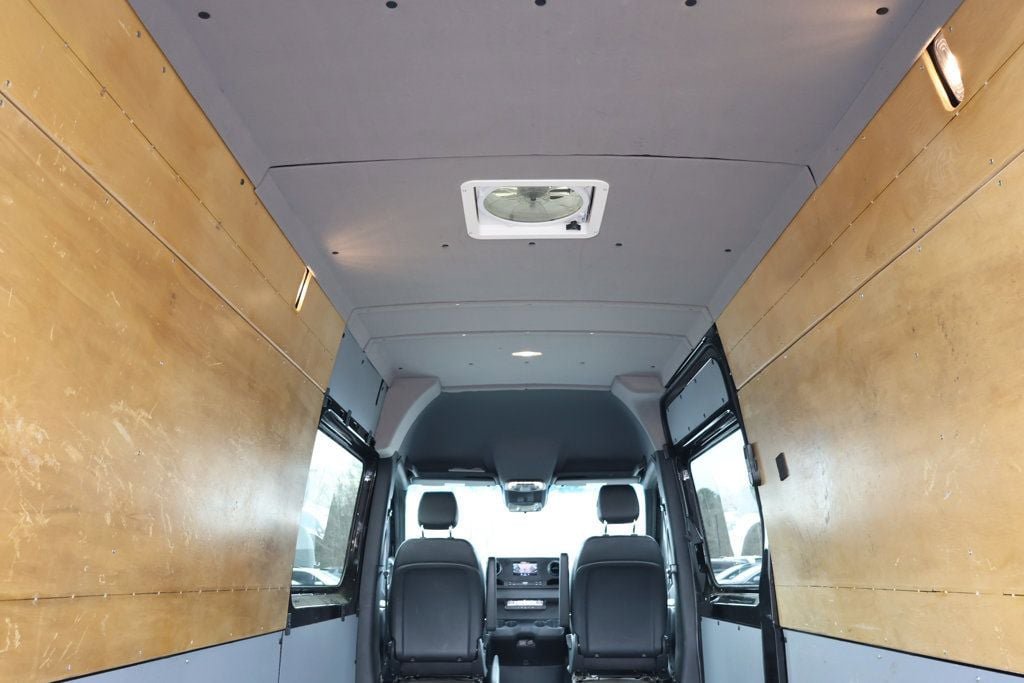 Used 2023 Mercedes-Benz Sprinter 2500 w/ Acoustic Package image 25