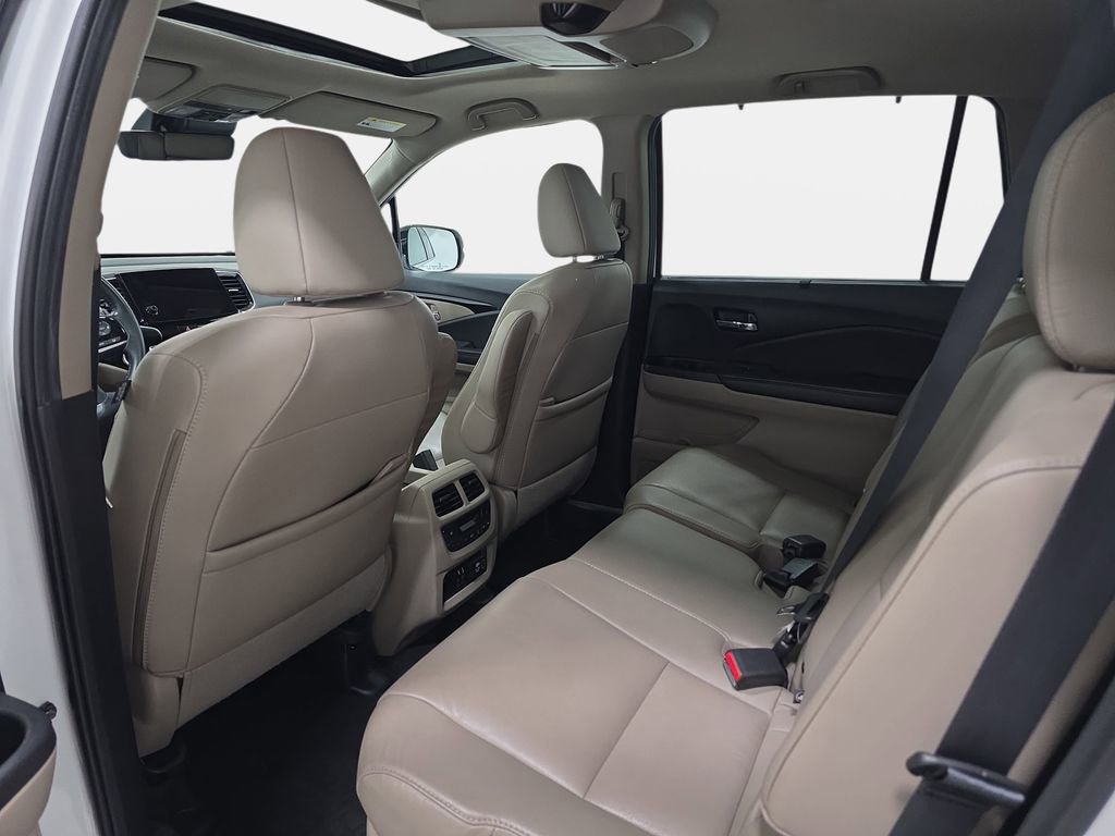 Used 2021 Honda Pilot Touring image 12