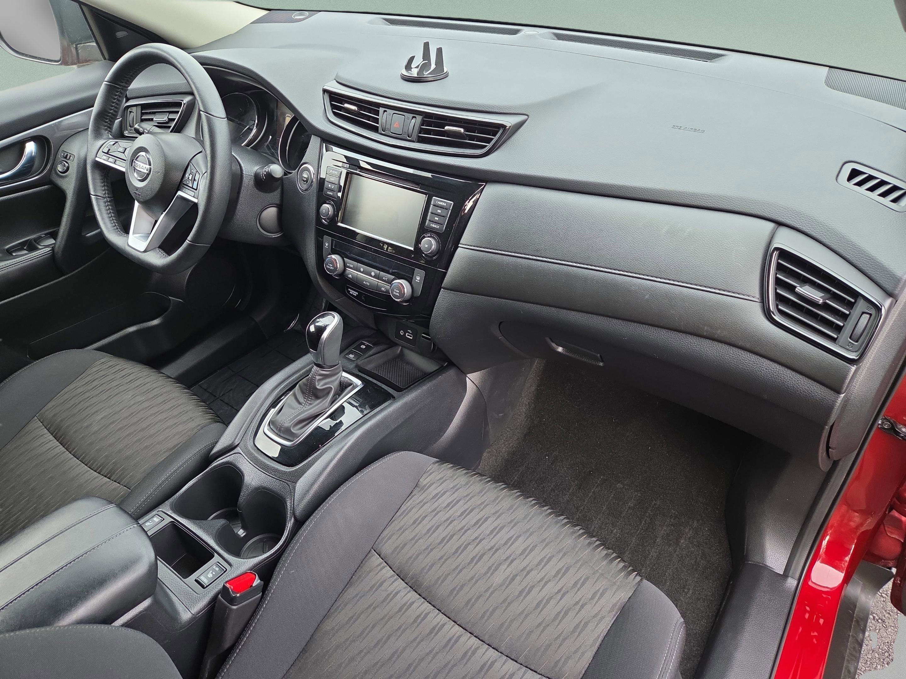 Used 2020 Nissan Rogue SV w/ Premium Package image 37