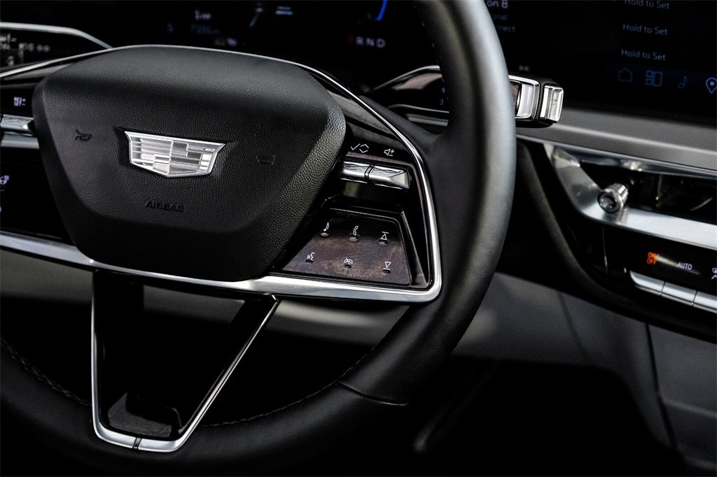 Used 2024 Cadillac Lyriq Luxury image 17