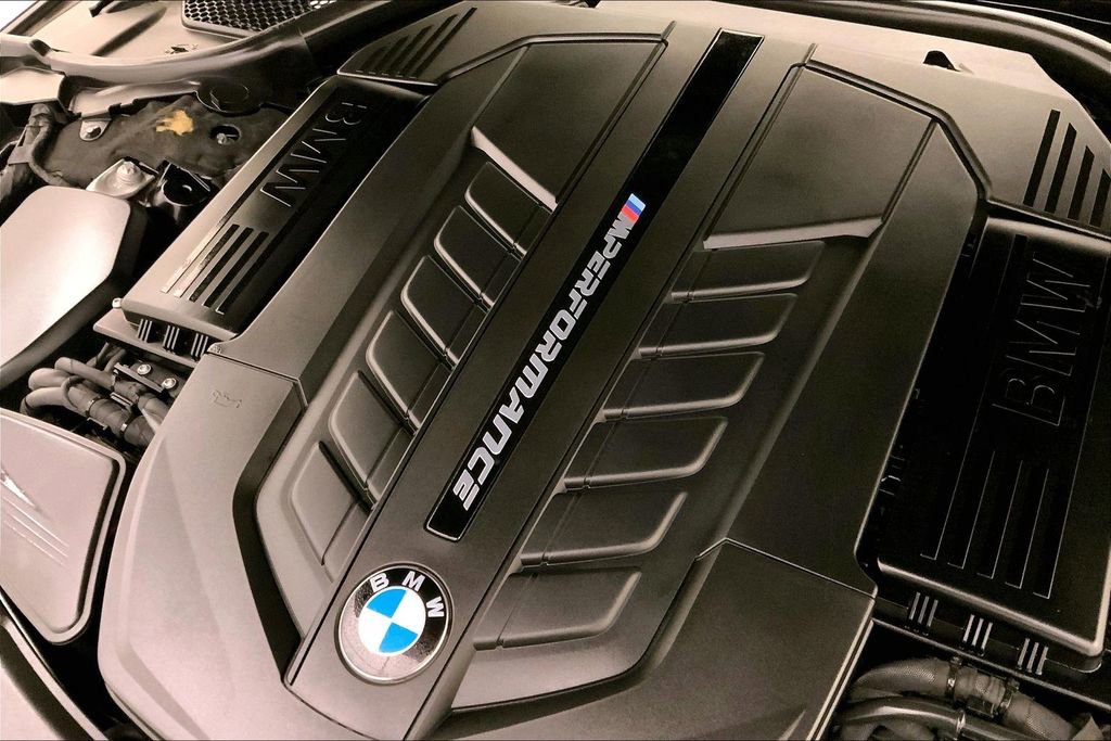 Used 2019 BMW M760i xDrive w/ Luxury Rear Seating Package image 31