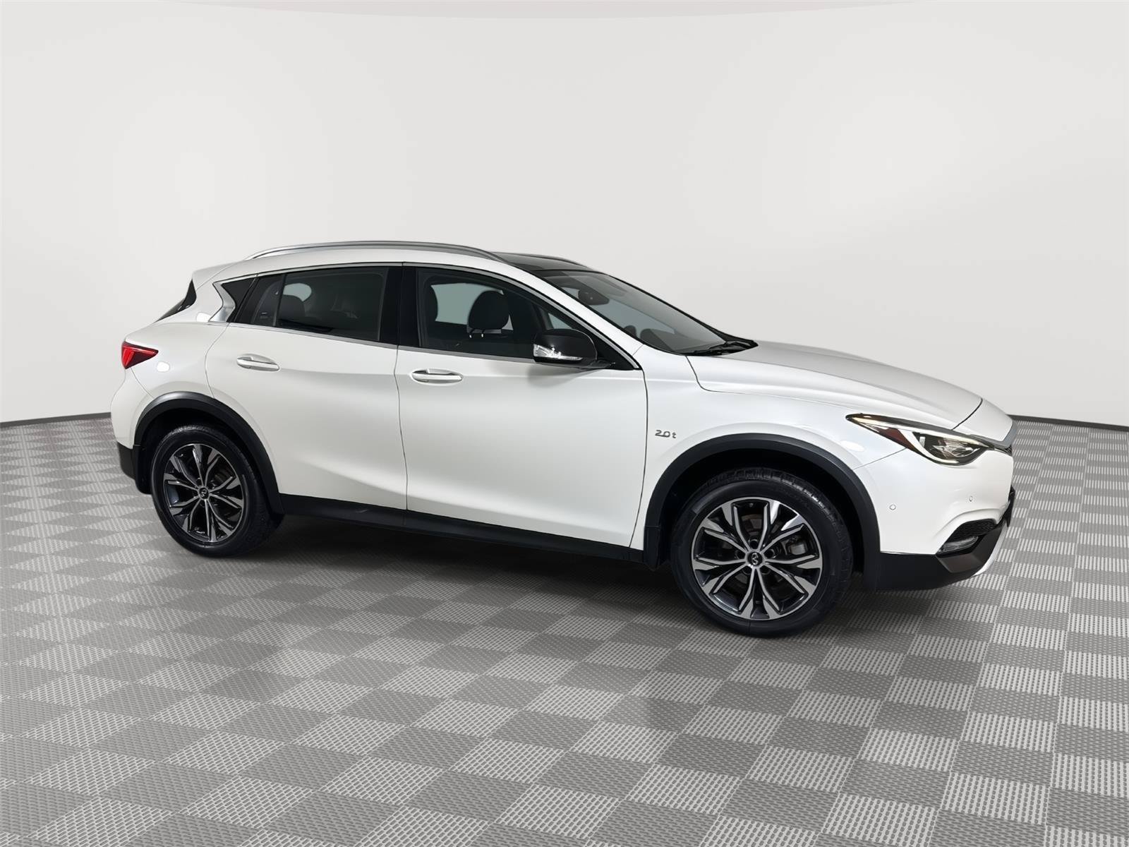 Used 2018 INFINITI QX30 Premium w/ Navigation Package AWD/4WD image 26