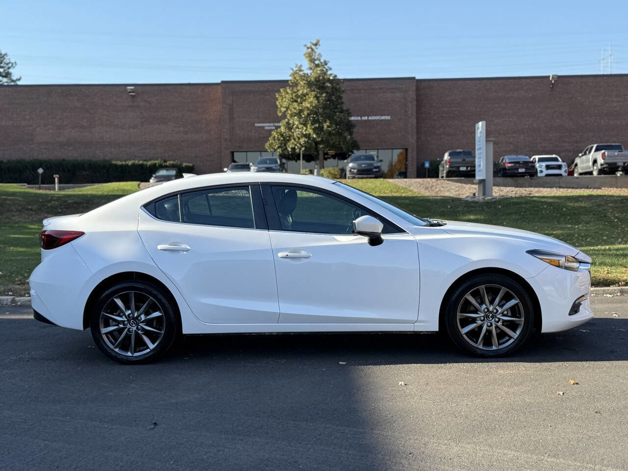 Used 2018 MAZDA MAZDA3 Grand Touring FWD image 6