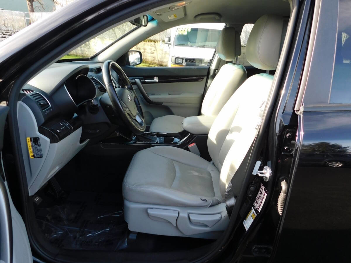 Used 2014 Kia Sorento LX image 7