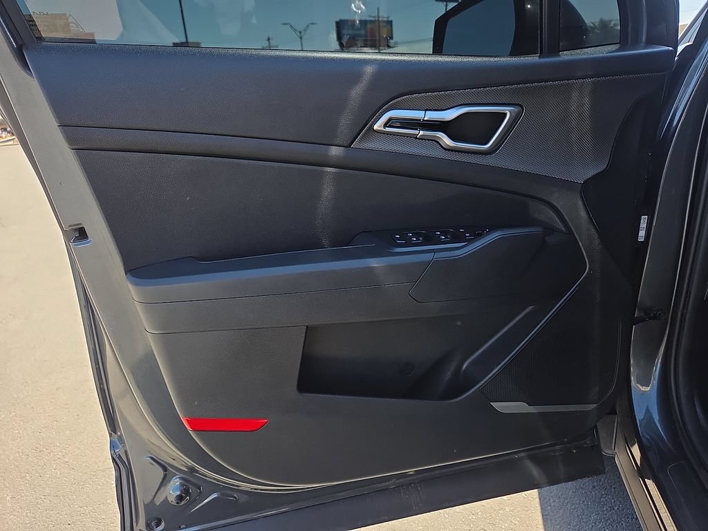 Used 2024 Kia Sportage LX FWD image 13