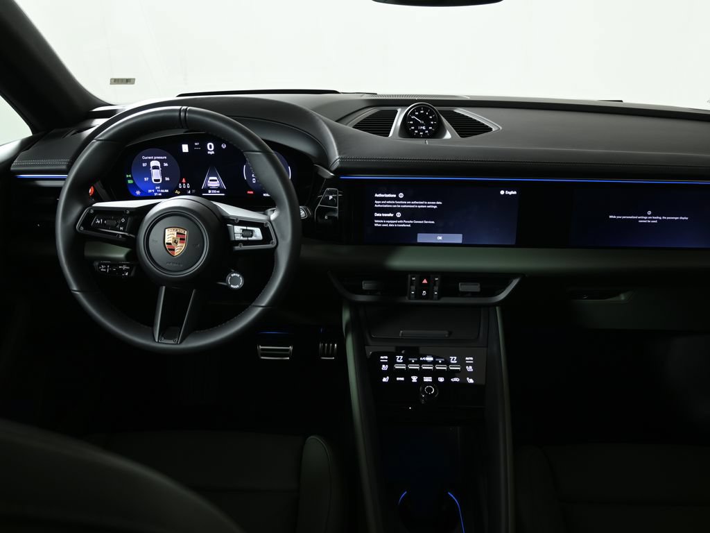 Used 2025 Porsche Macan 4S Electric AWD/4WD image 17