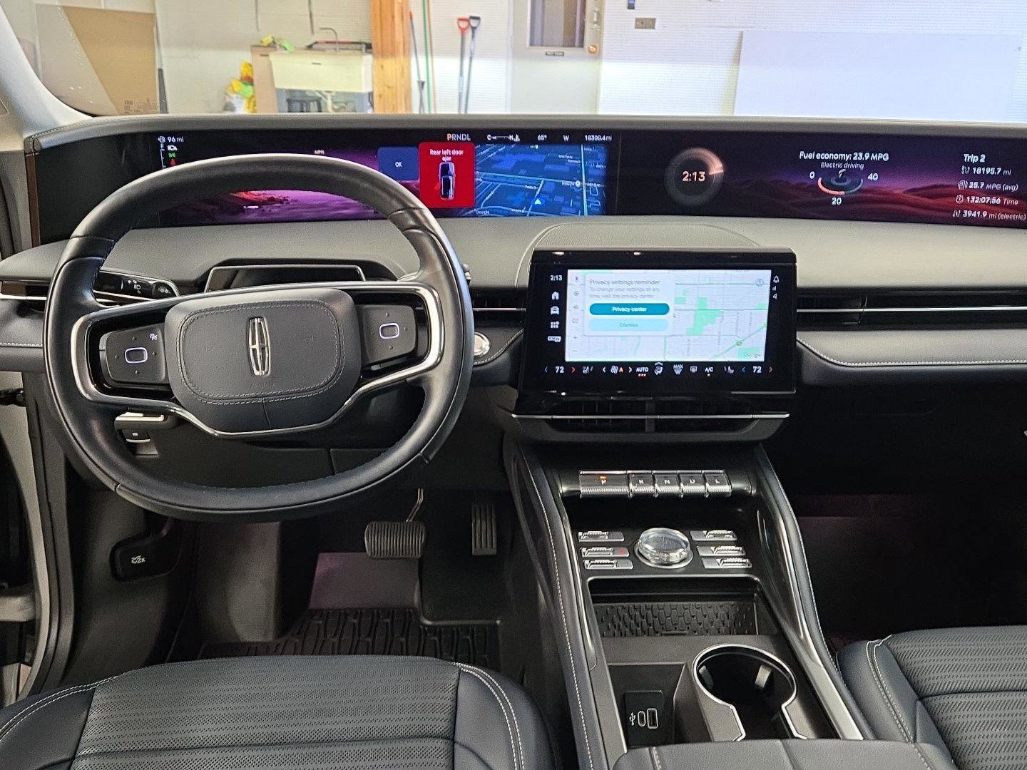 Used 2024 Lincoln Nautilus Reserve image 2