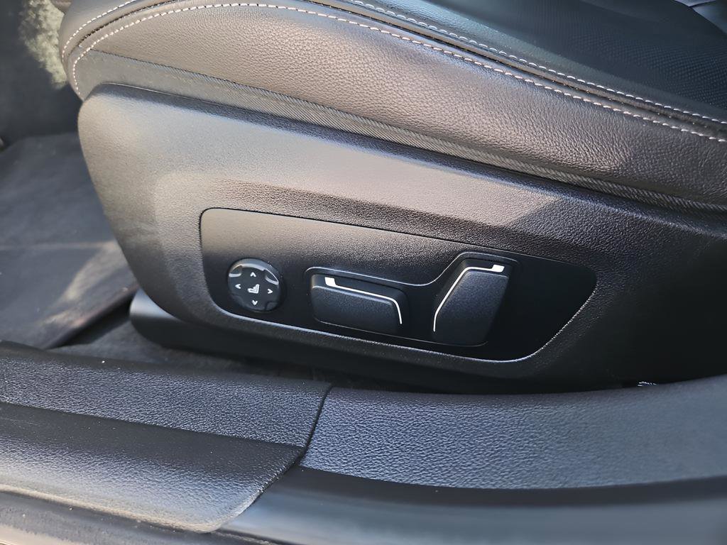 Used 2025 BMW 330i Sedan RWD image 18